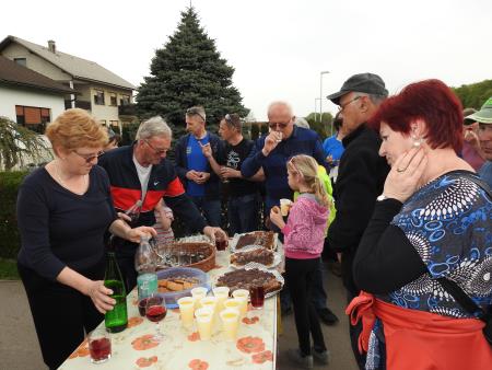 Pohod po novozgrajenih pločnikih 56